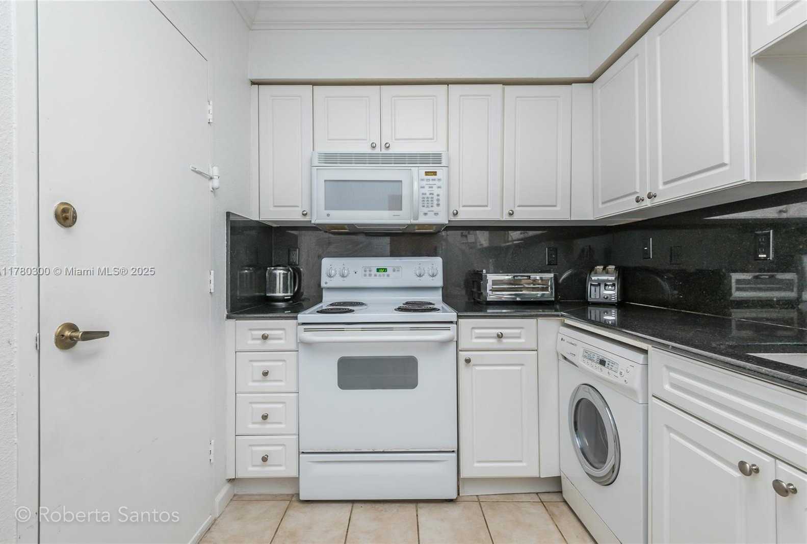 Small Image of 2501 SOUTH OCEAN DR #PH30, Hollywood Number 12