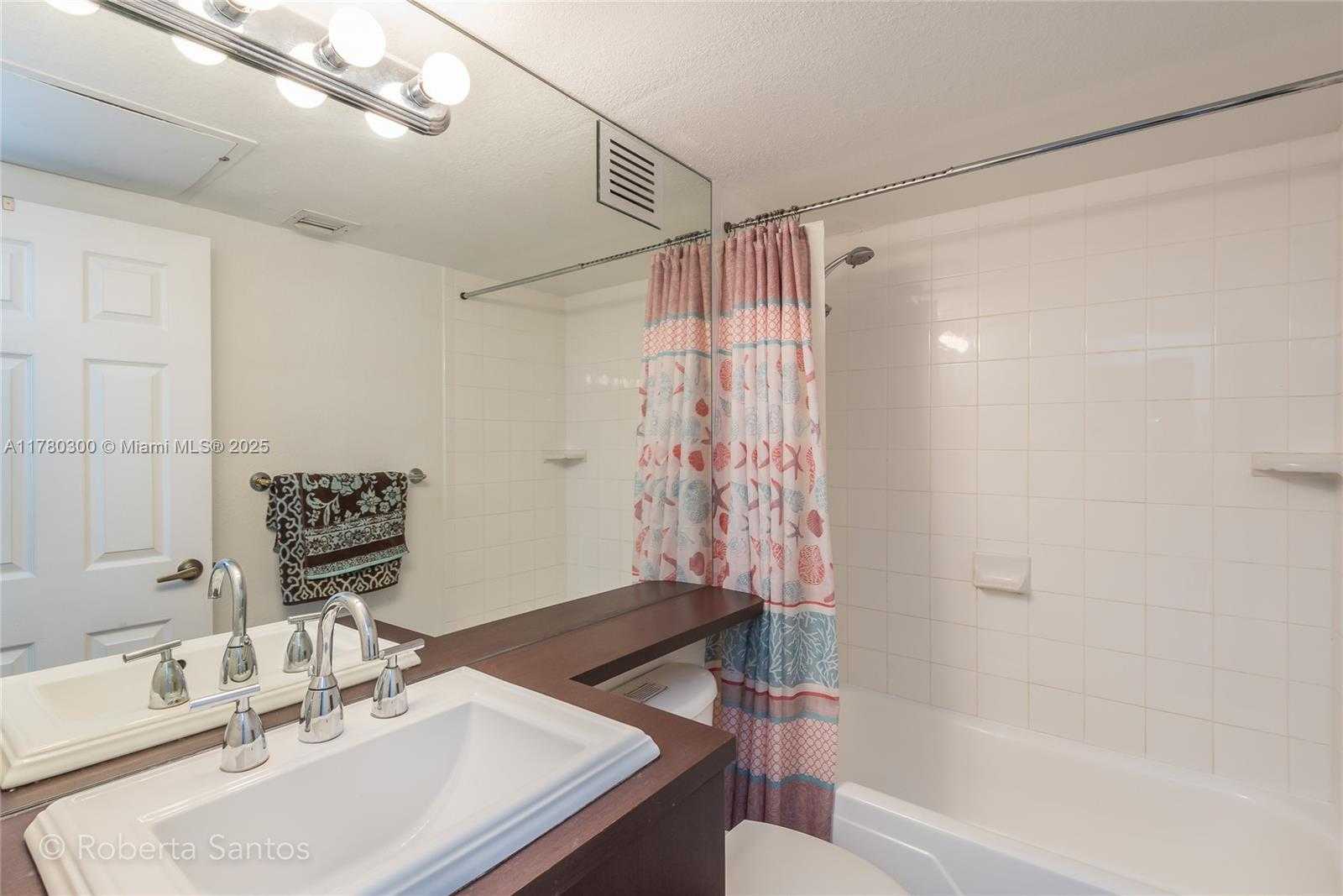 Small Image of 2501 SOUTH OCEAN DR #PH30, Hollywood Number 16
