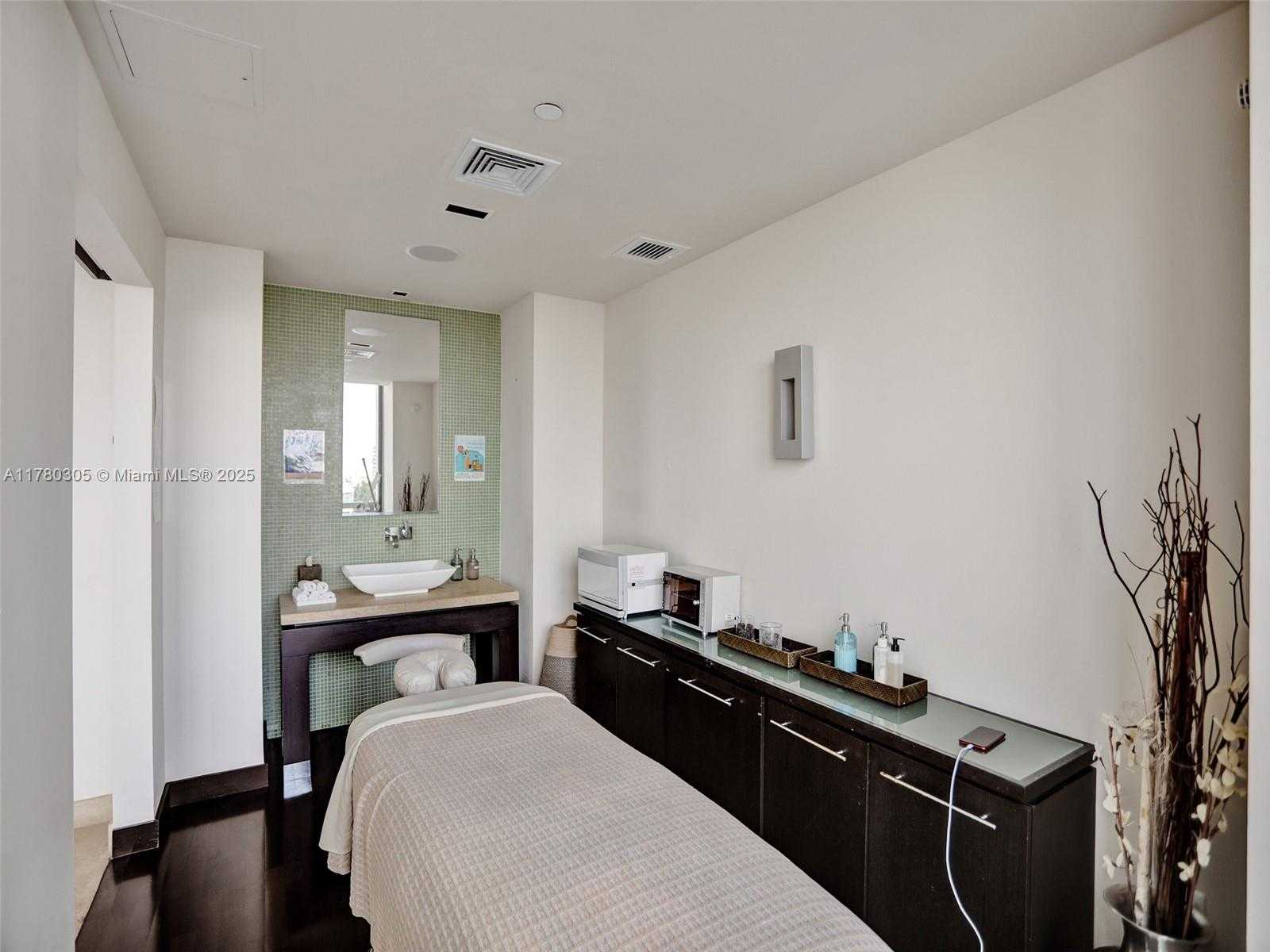 Small Image of 900 BISCAYNE BLVD #501, Miami Number 29