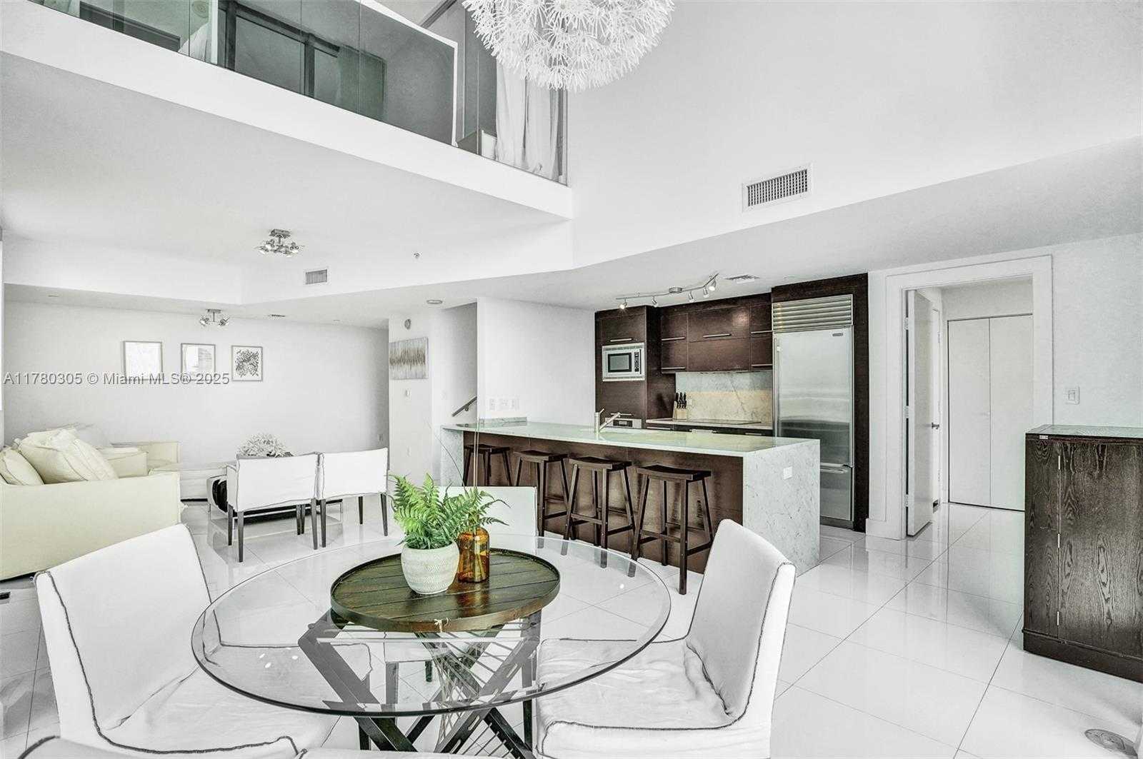 Small Image of 900 BISCAYNE BLVD #501, Miami Number 3