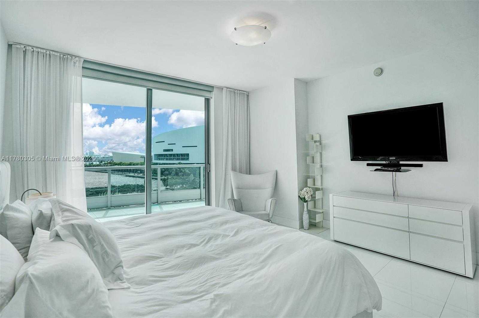 Small Image of 900 BISCAYNE BLVD #501, Miami Number 6