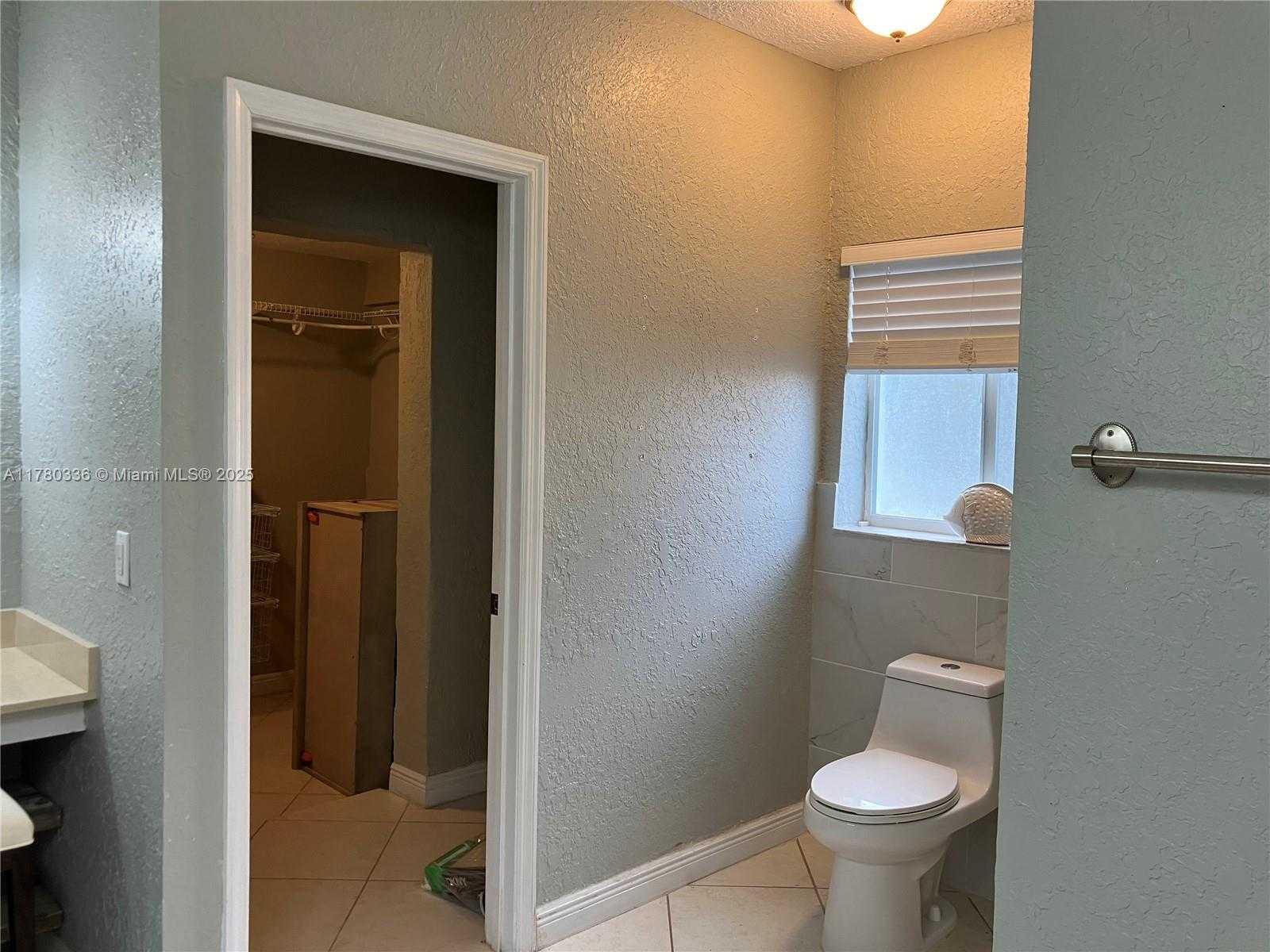 Small Image of 5495 SOUTH WEST 68TH AVE, Miami Number 11
