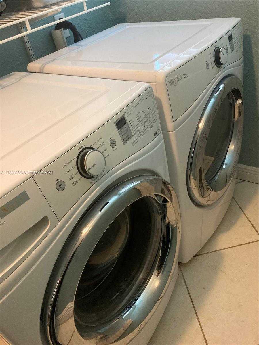 Small Image of 5495 SOUTH WEST 68TH AVE, Miami Number 12