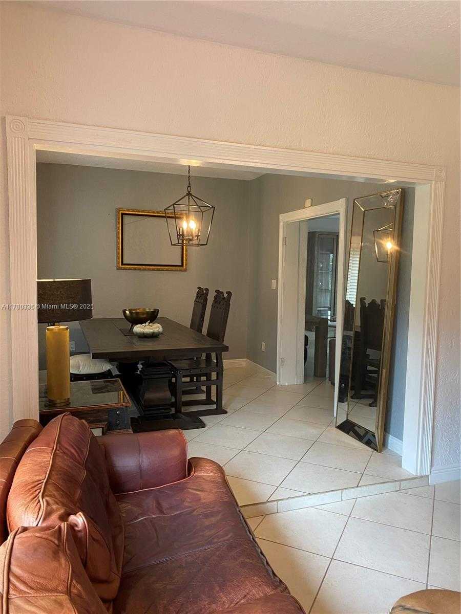 Small Image of 5495 SOUTH WEST 68TH AVE, Miami Number 14