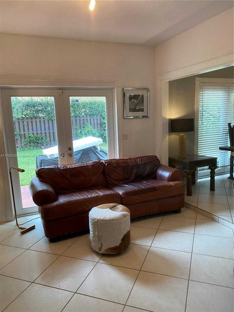 Small Image of 5495 SOUTH WEST 68TH AVE, Miami Number 16