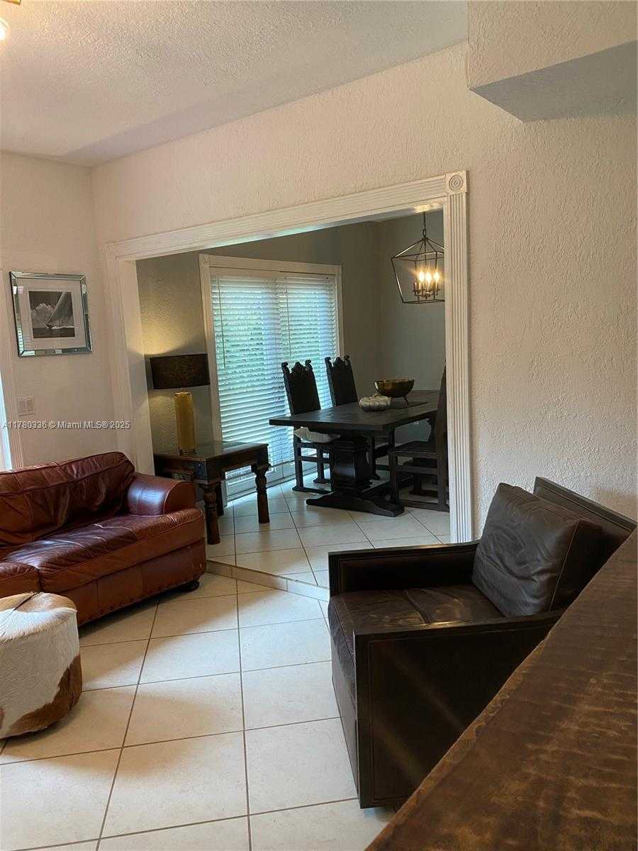 Small Image of 5495 SOUTH WEST 68TH AVE, Miami Number 17