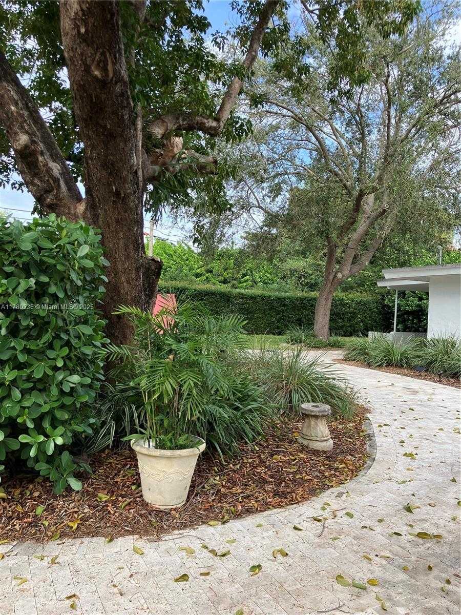 Small Image of 5495 SOUTH WEST 68TH AVE, Miami Number 19