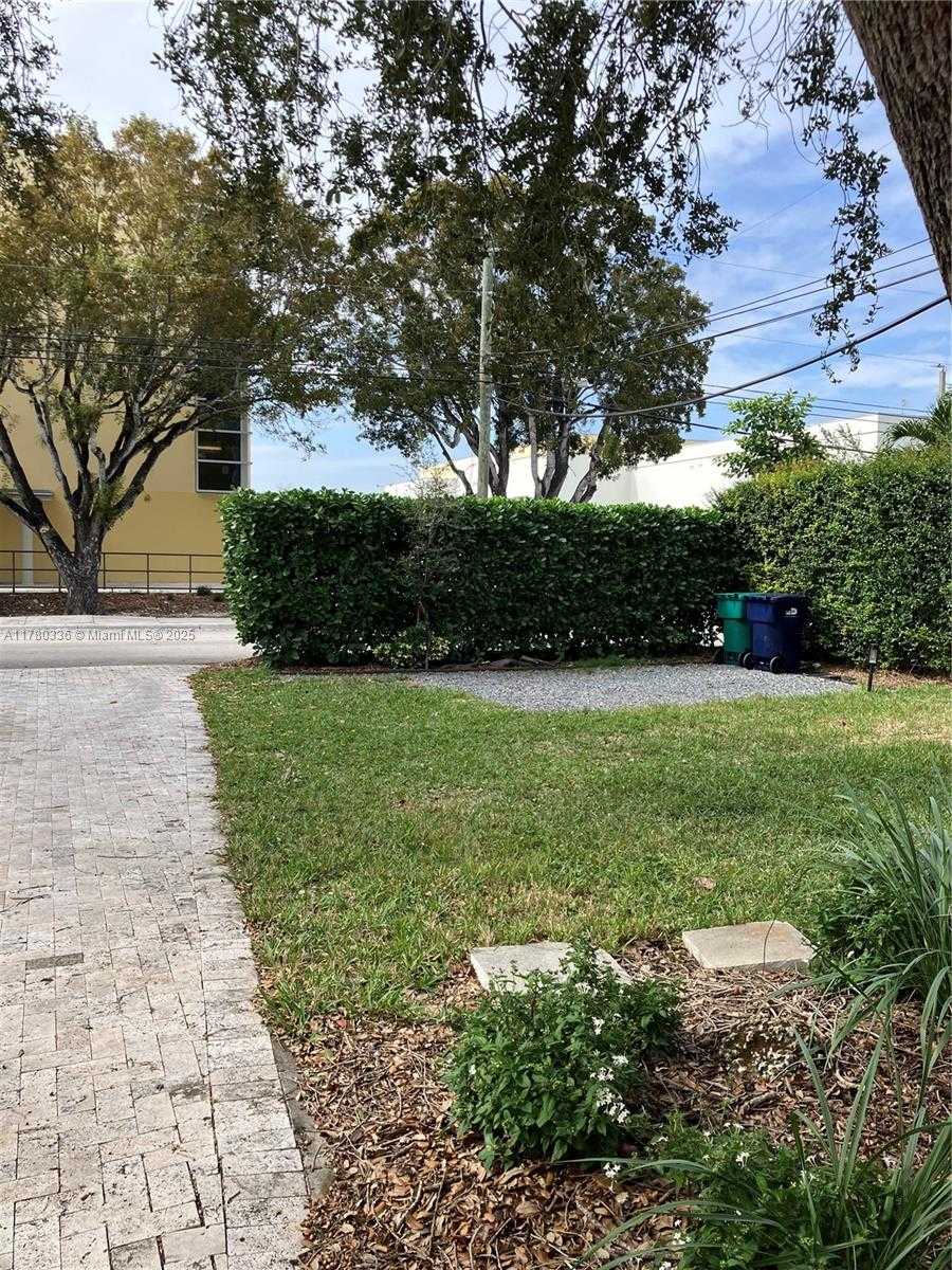 Small Image of 5495 SOUTH WEST 68TH AVE, Miami Number 23