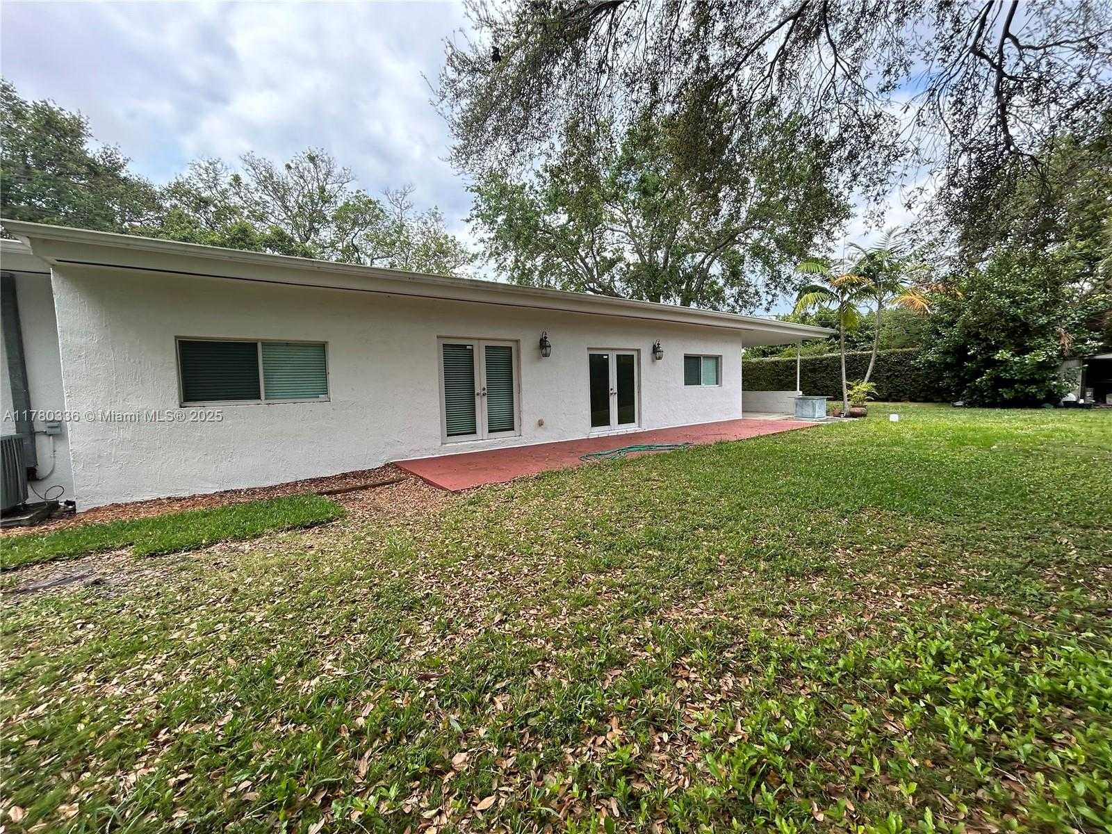 Small Image of 5495 SOUTH WEST 68TH AVE, Miami Number 27