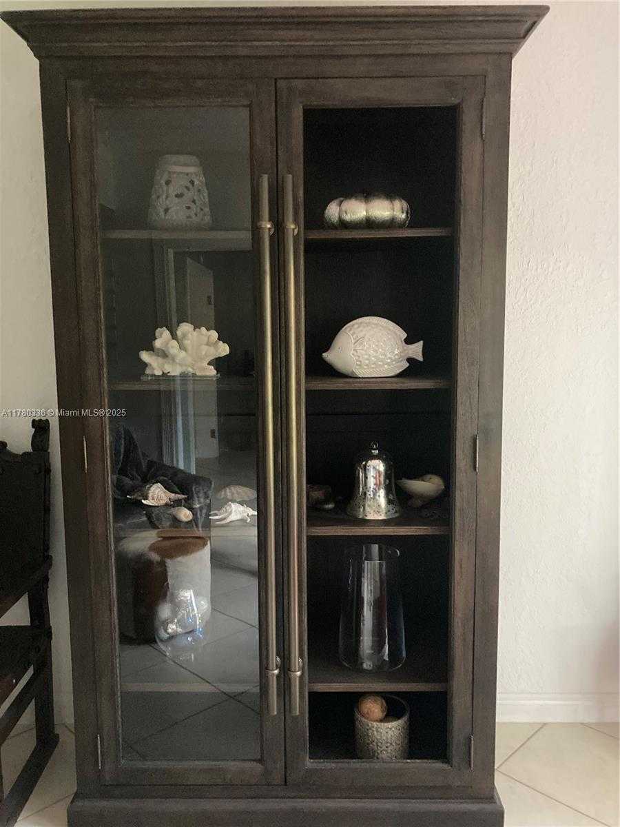 Small Image of 5495 SOUTH WEST 68TH AVE, Miami Number 29