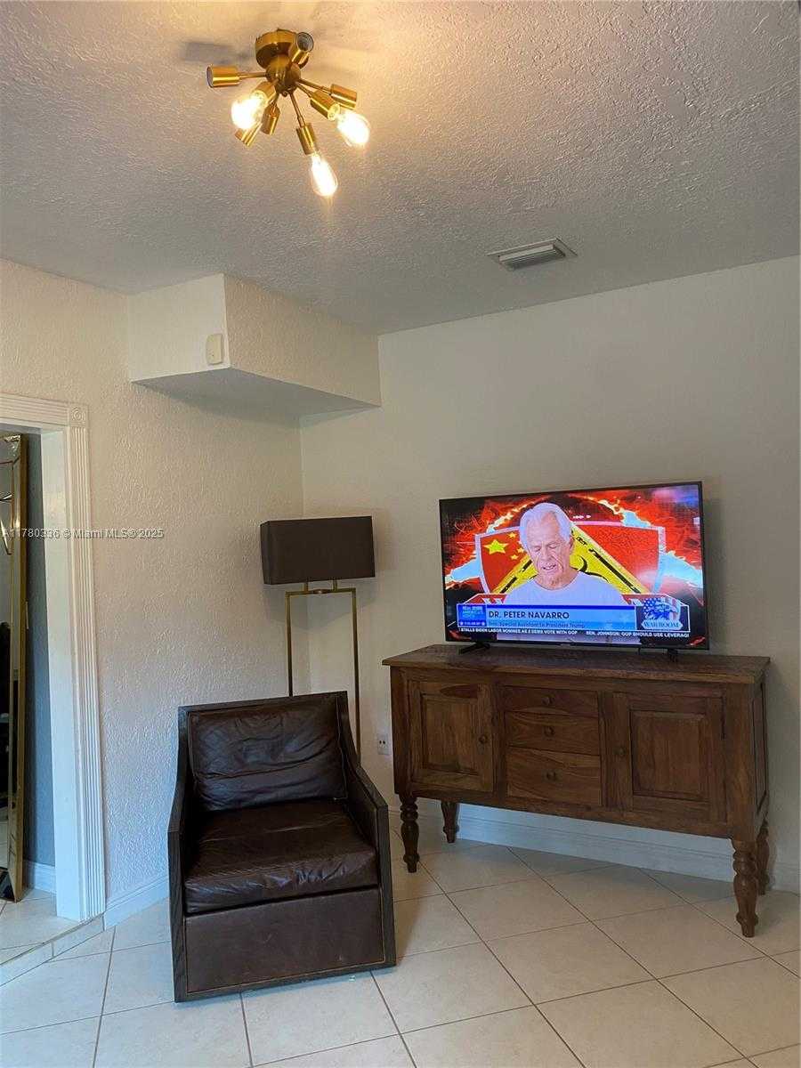 Small Image of 5495 SOUTH WEST 68TH AVE, Miami Number 3