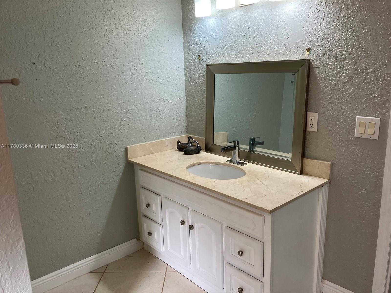 Small Image of 5495 SOUTH WEST 68TH AVE, Miami Number 9