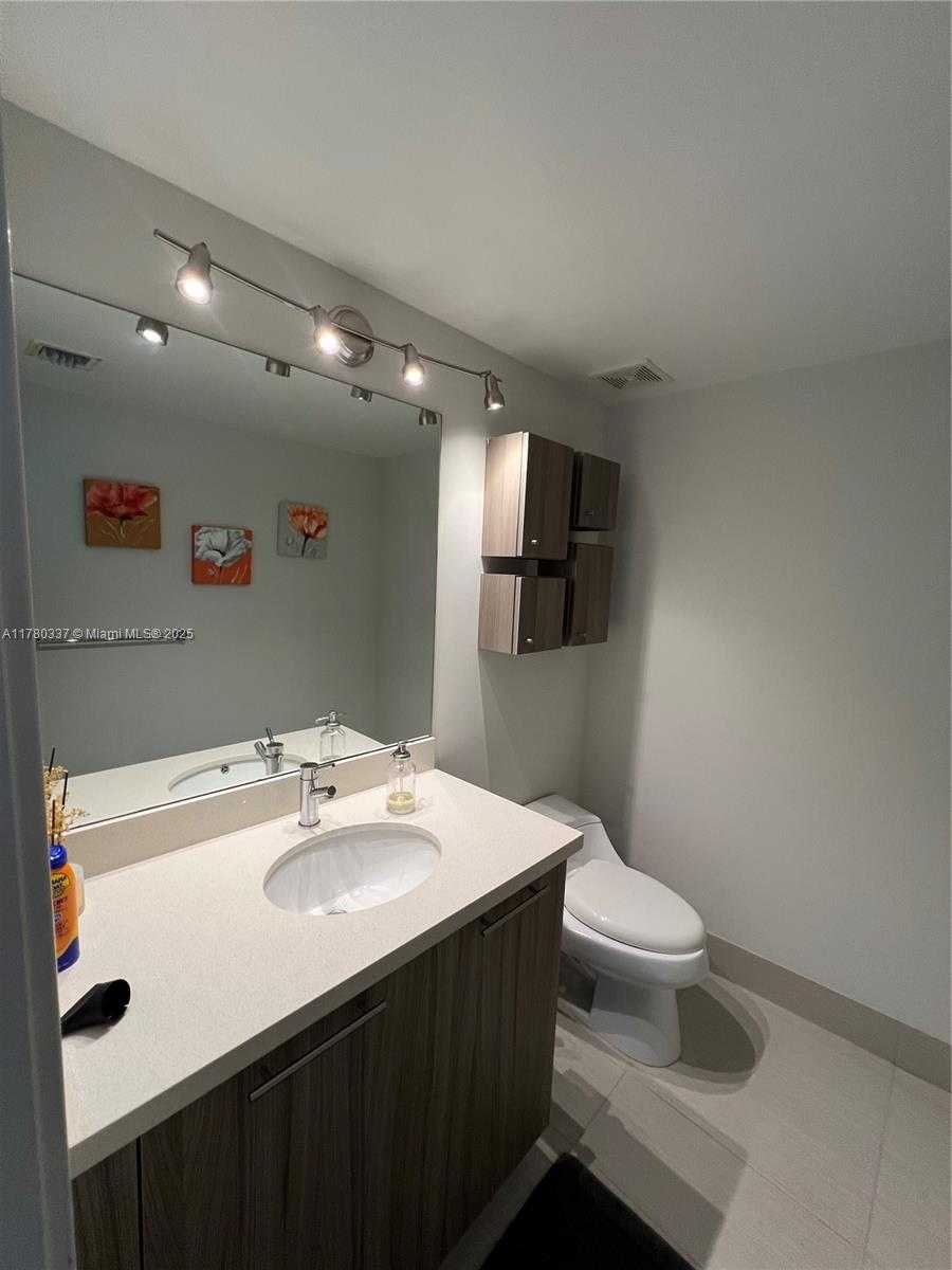 Small Image of 6700 INDIAN CREEK DR #502, Miami Beach Number 17