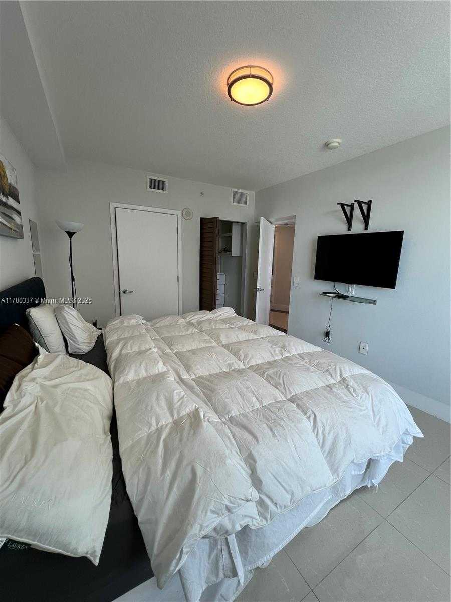 Small Image of 6700 INDIAN CREEK DR #502, Miami Beach Number 7