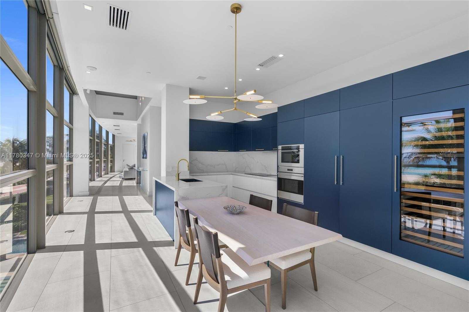 Small Image of 5875 COLLINS AVE #401, Miami Beach Number 30