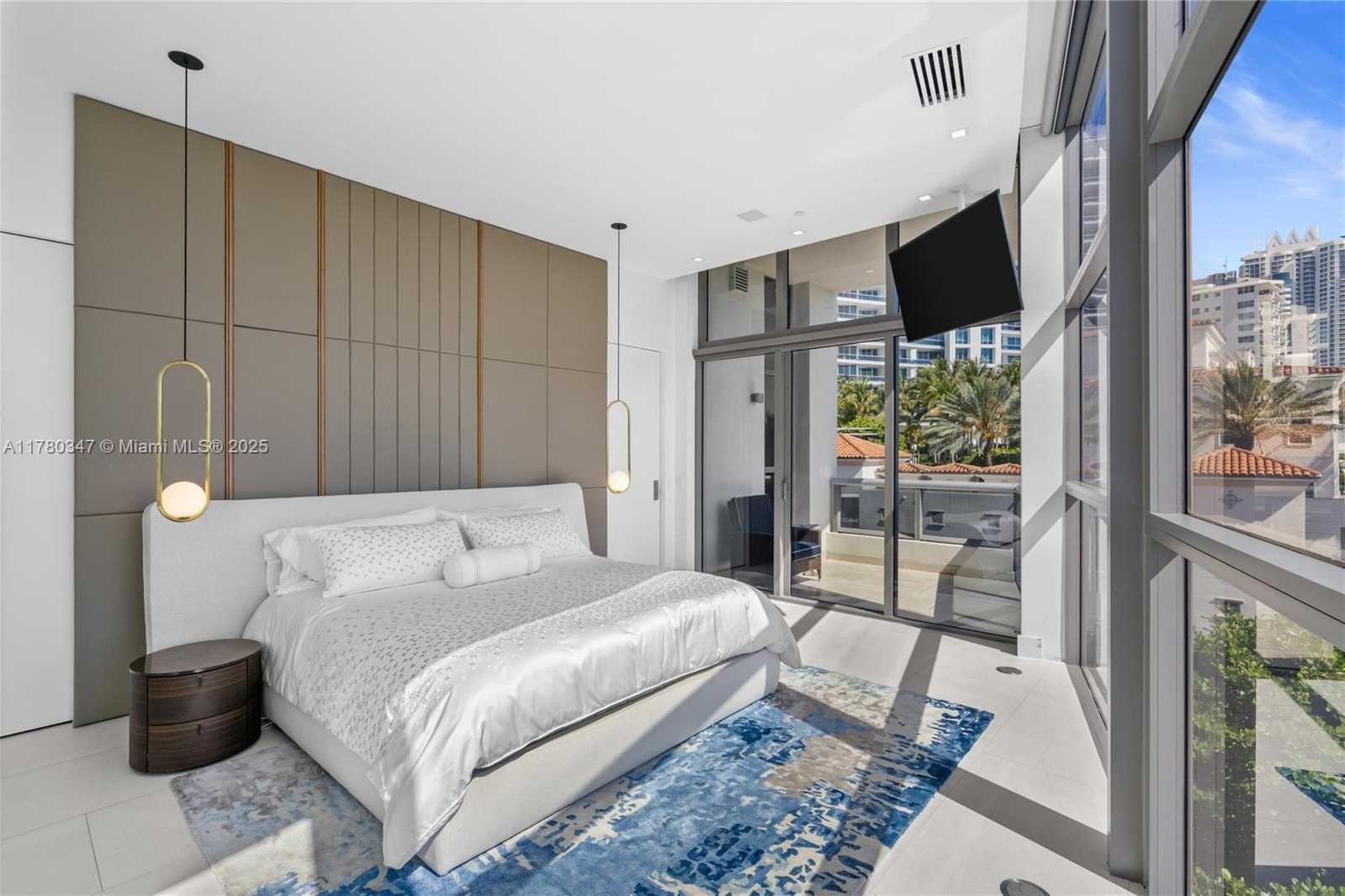 Small Image of 5875 COLLINS AVE #401, Miami Beach Number 39