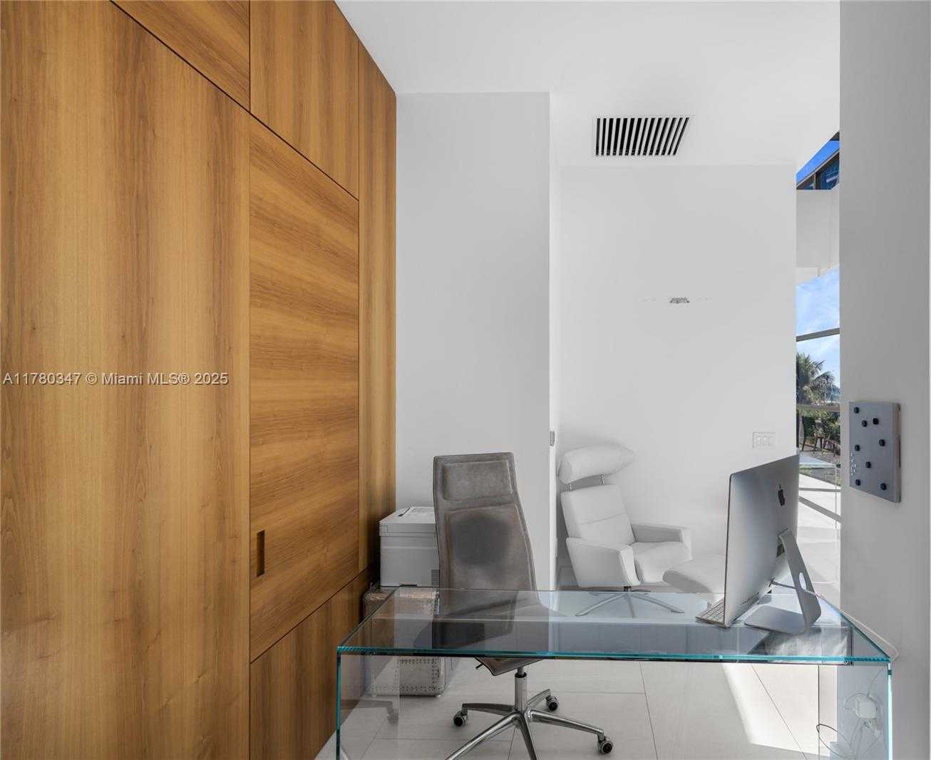 Small Image of 5875 COLLINS AVE #401, Miami Beach Number 7