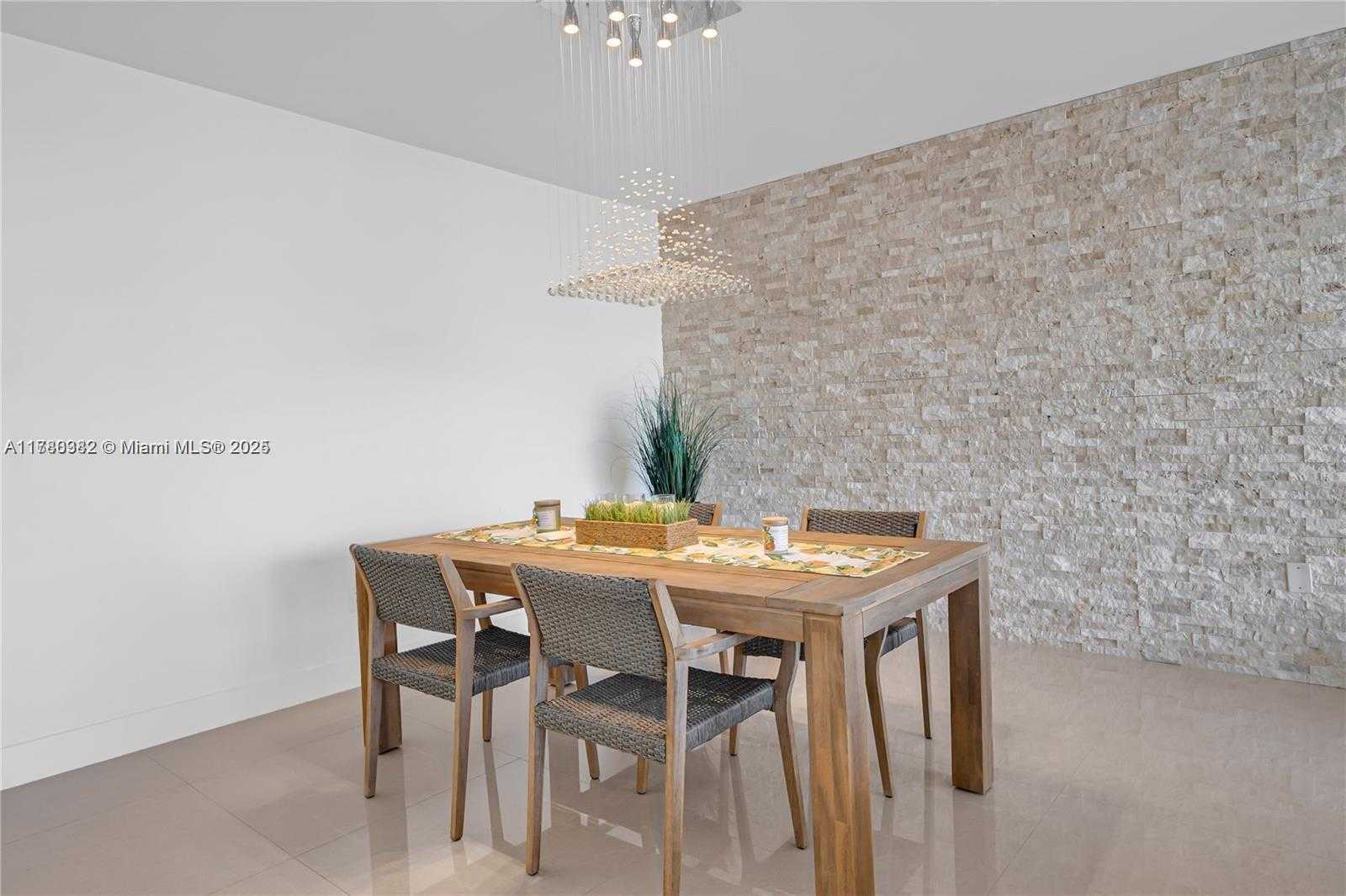 Small Image of 393 #1224, Sunny Isles Beach Number 6