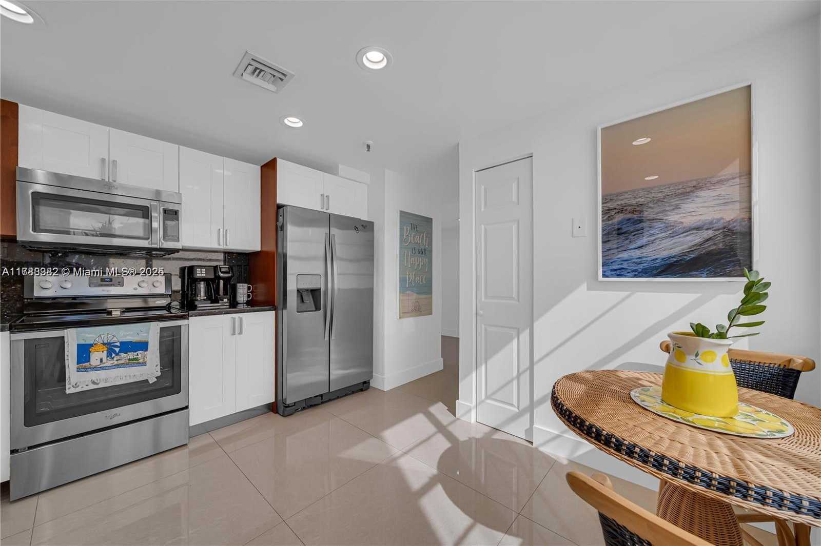 Small Image of 393 #1224, Sunny Isles Beach Number 9