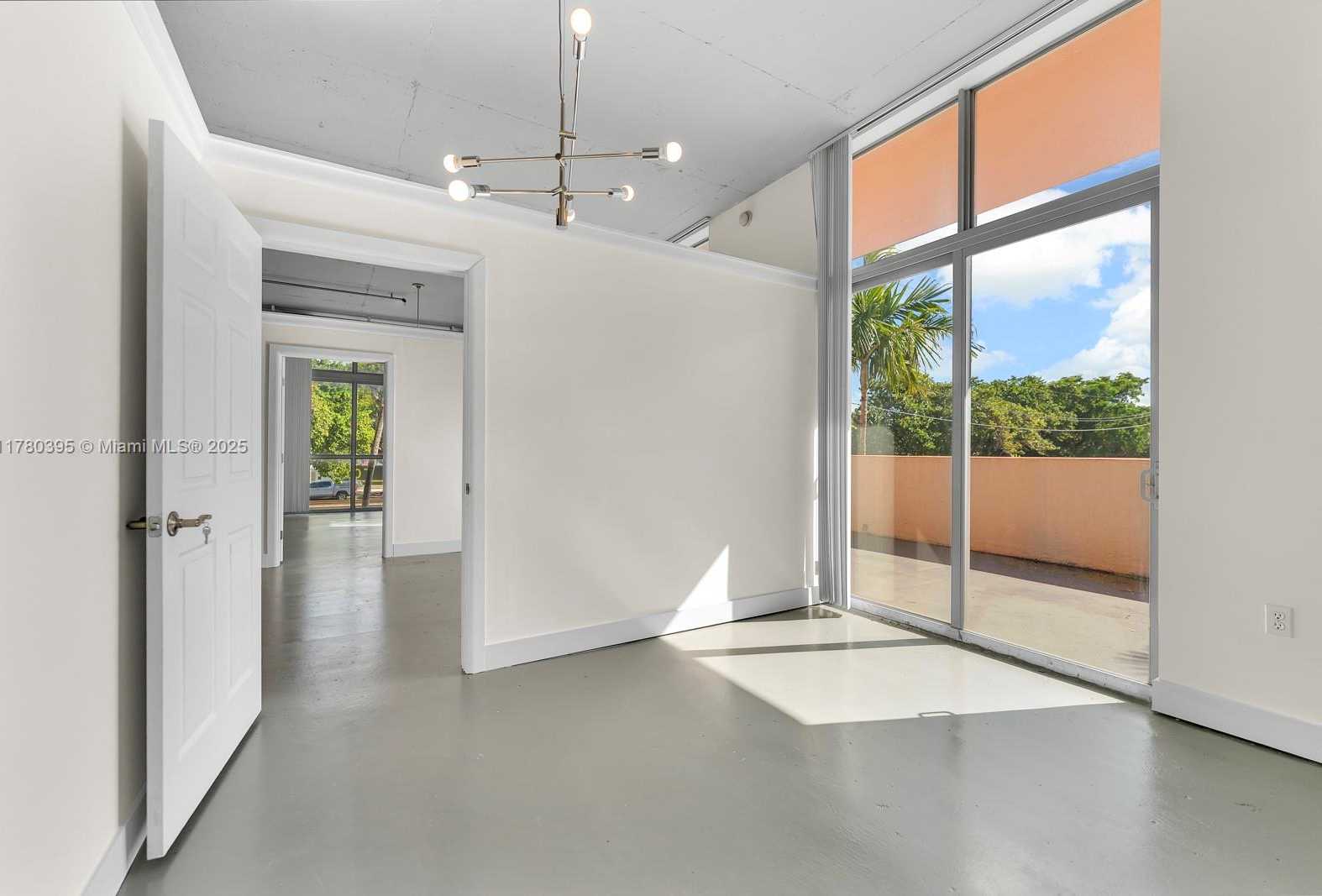 Small Image of 2100 VAN BUREN ST #206, Hollywood Number 10