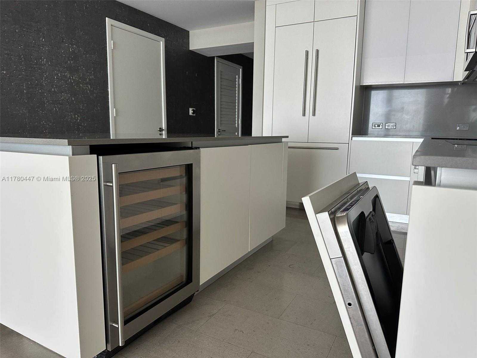 Small Image of 68 SOUTH EAST 6TH ST #2205, Miami Number 15