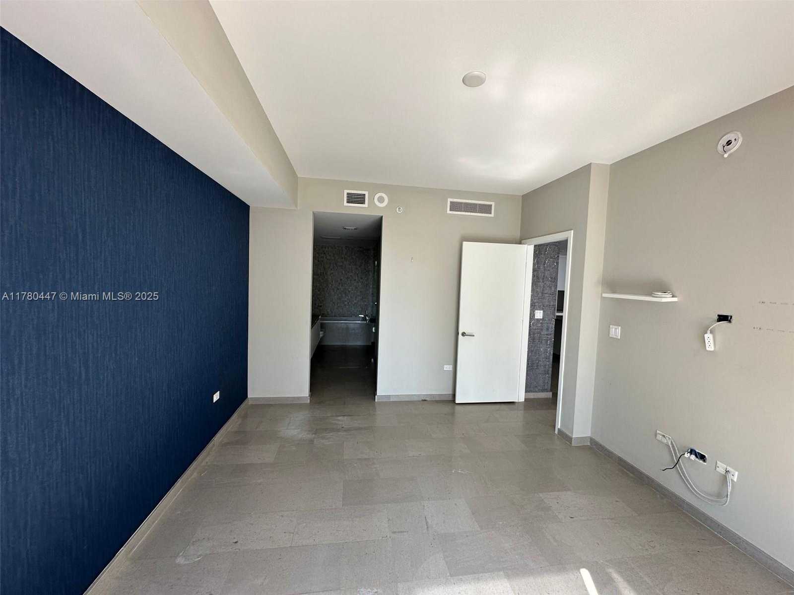 Small Image of 68 SOUTH EAST 6TH ST #2205, Miami Number 18