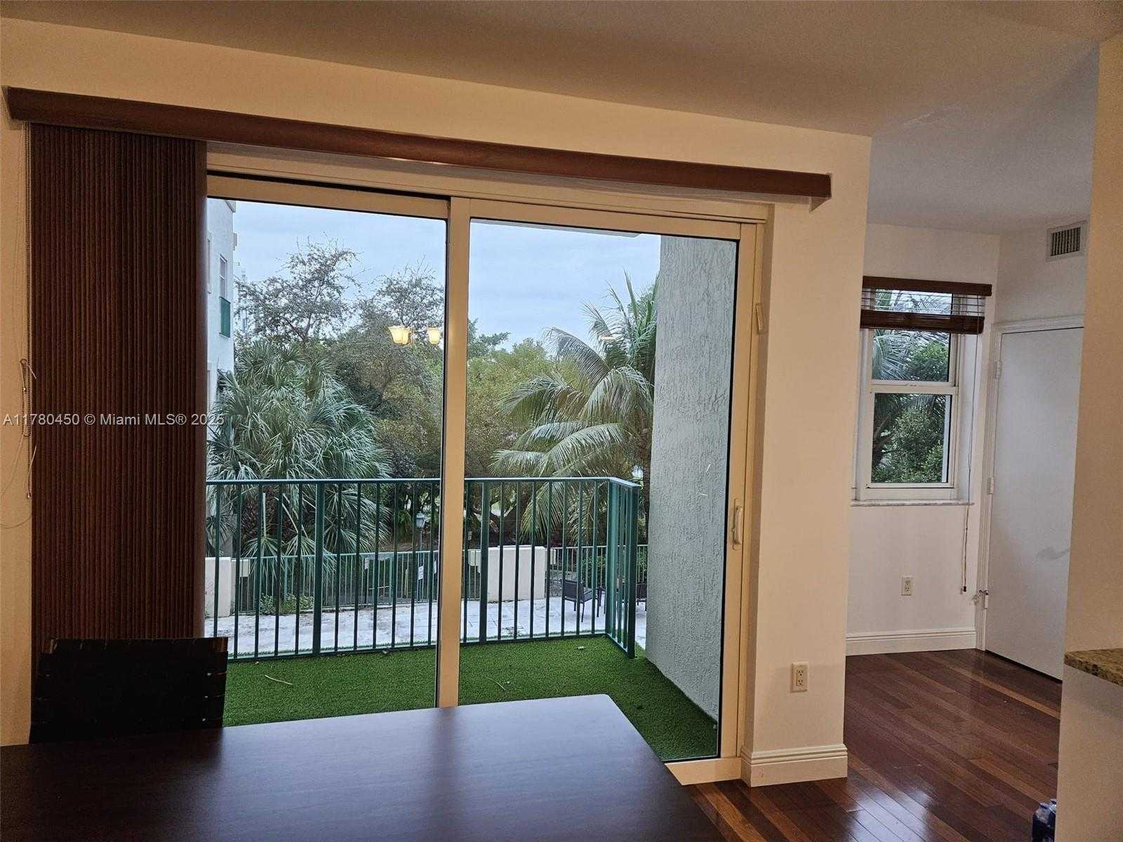 Small Image of 20000 EAST COUNTRY CLUB DR #302, Aventura Number 11