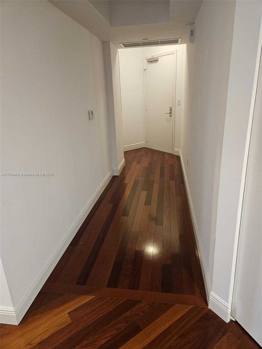 Small Image of 20000 EAST COUNTRY CLUB DR #302, Aventura Number 18