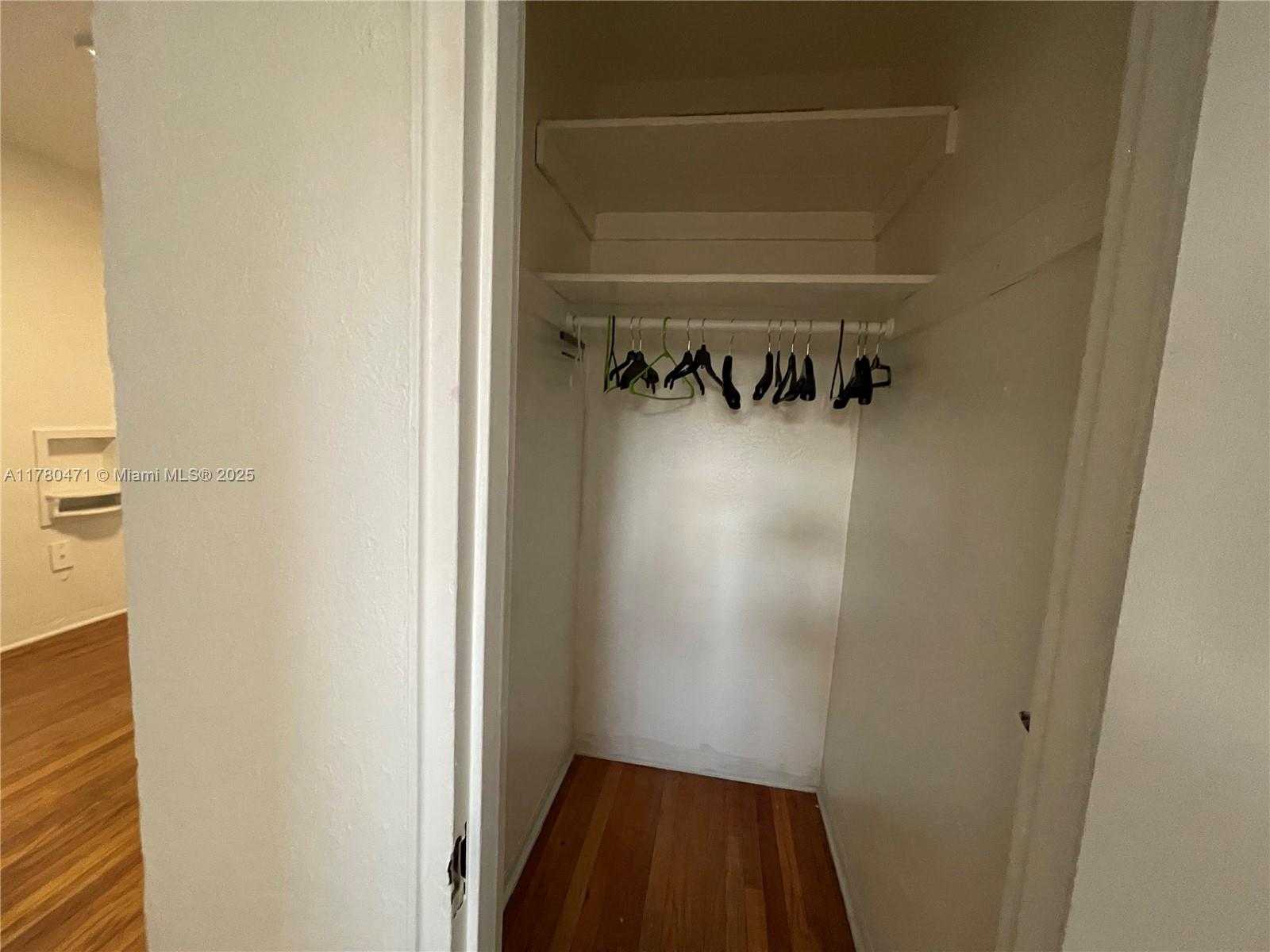 Small Image of 1000 BIARRITZ DR #3, Miami Beach Number 10