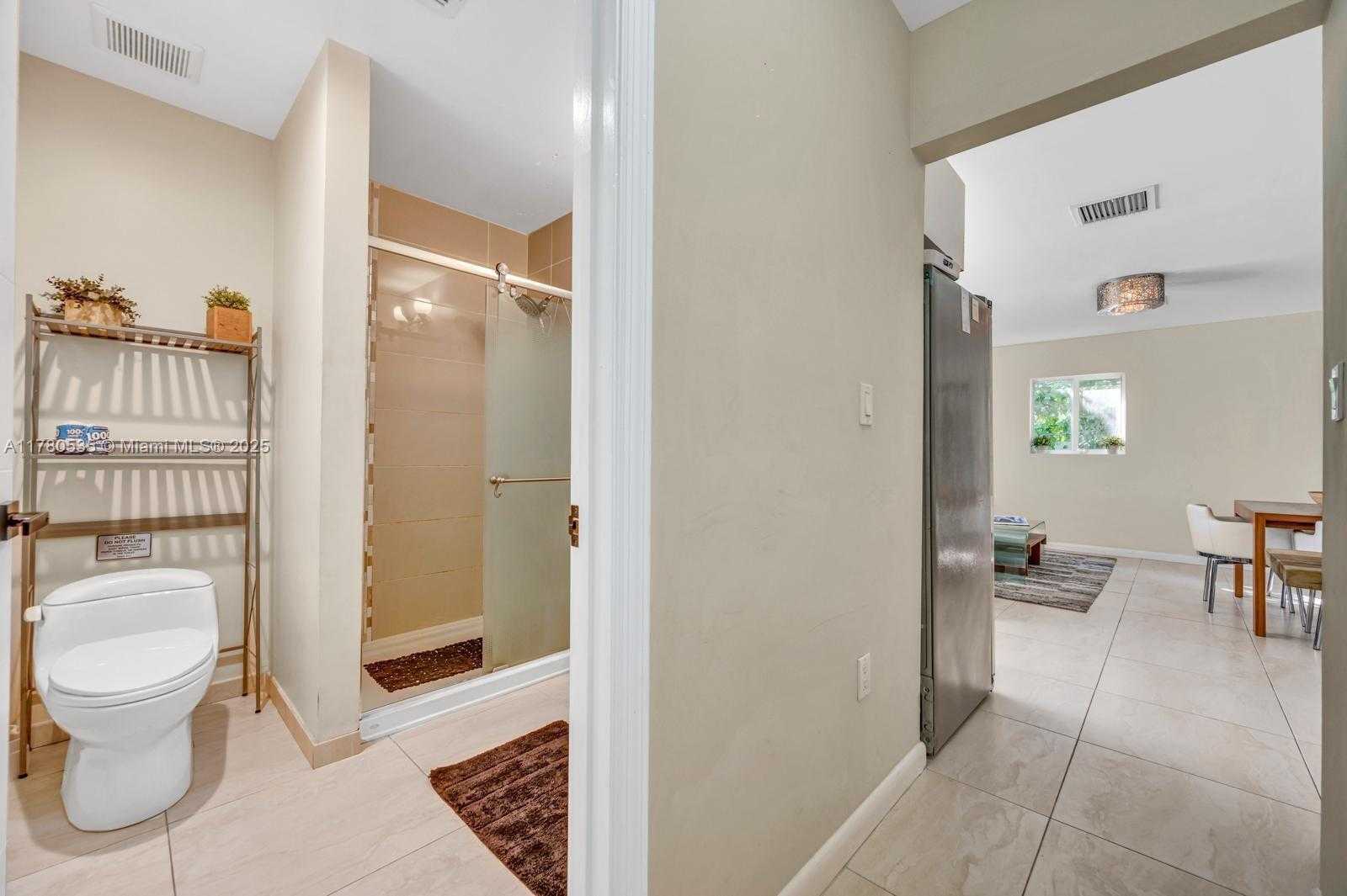 Small Image of Miami Number 11