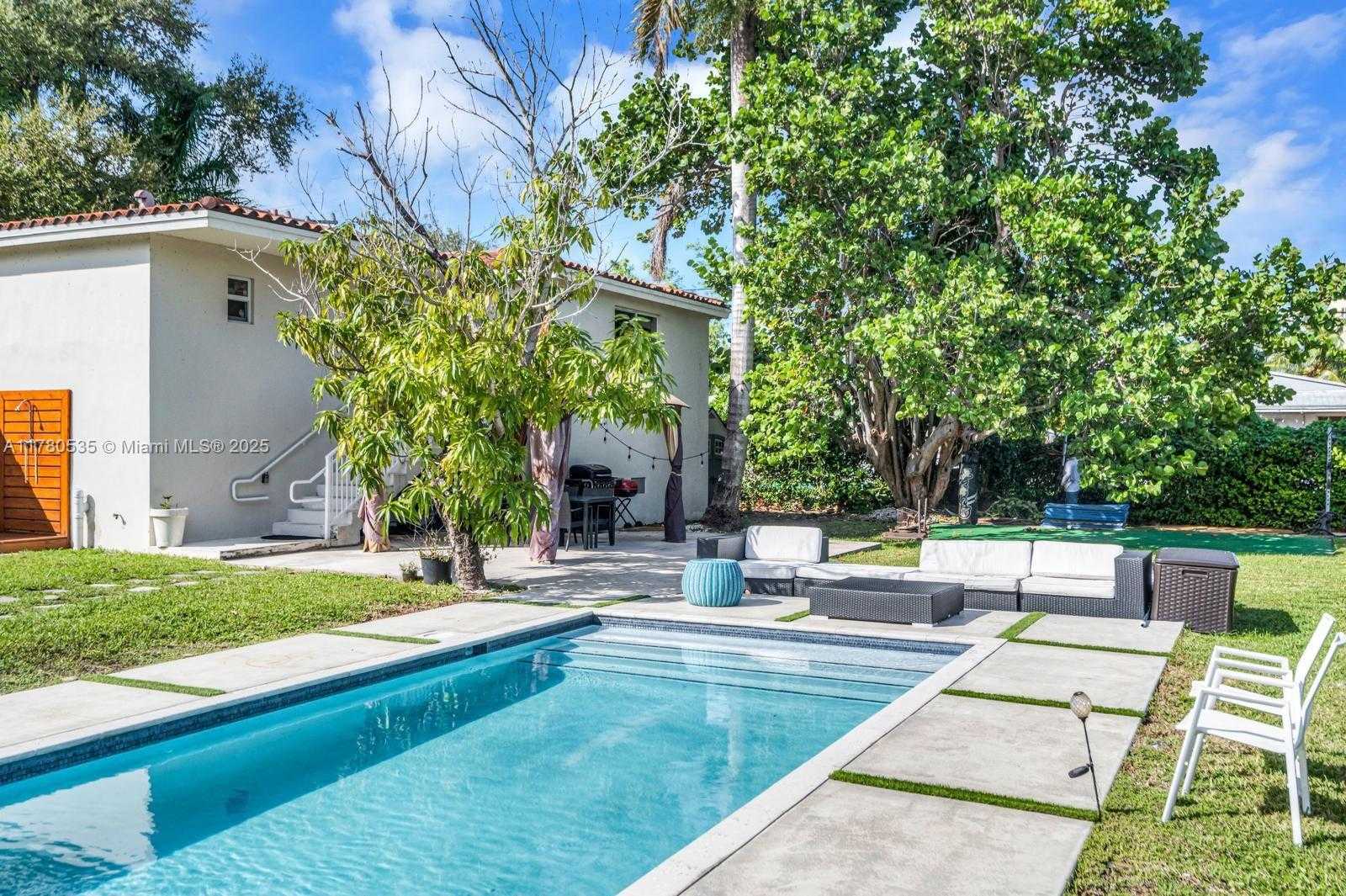 Small Image of Miami Number 4