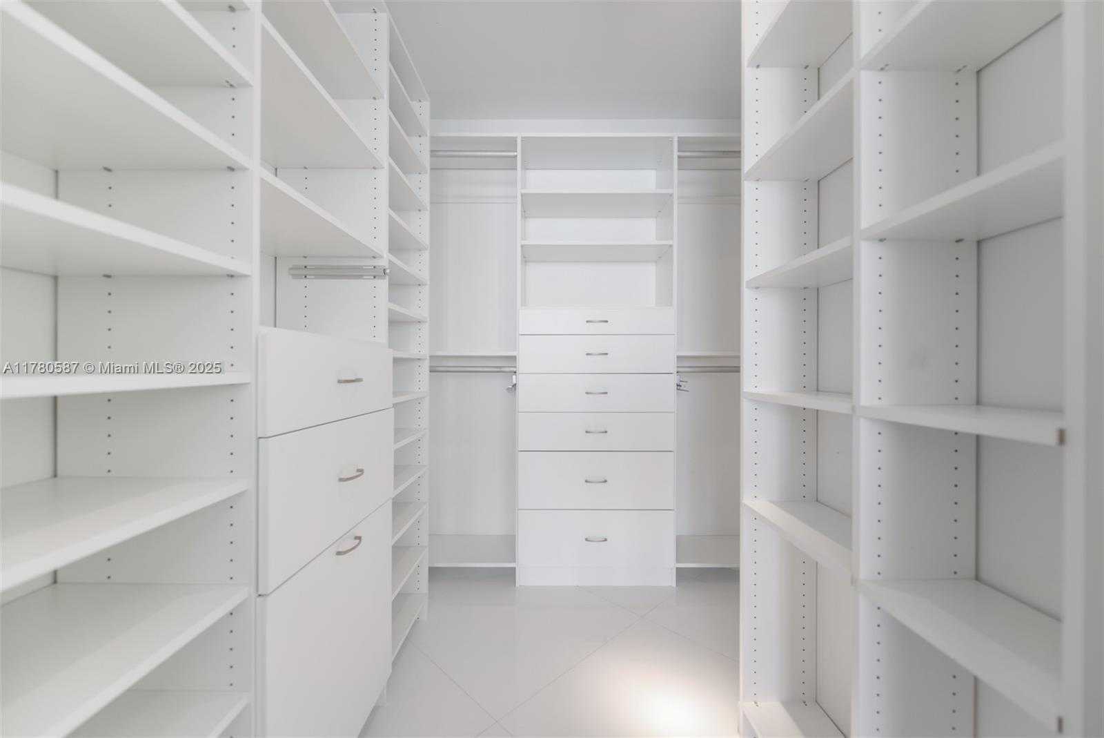 Small Image of 1100 BISCAYNE BLVD #5204, Miami Number 13