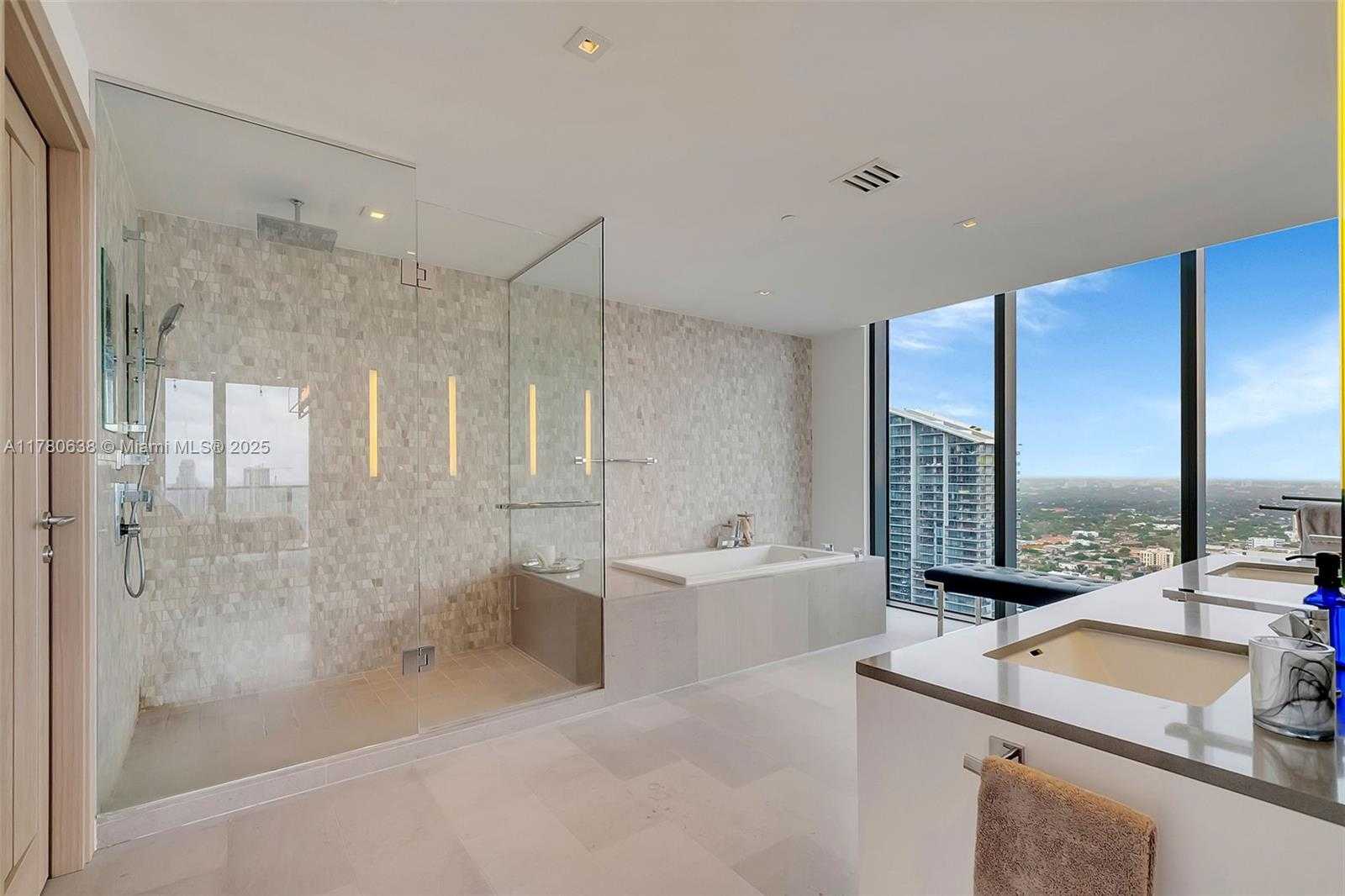 Small Image of 68 SOUTH EAST 6TH ST #3911, Miami Number 10