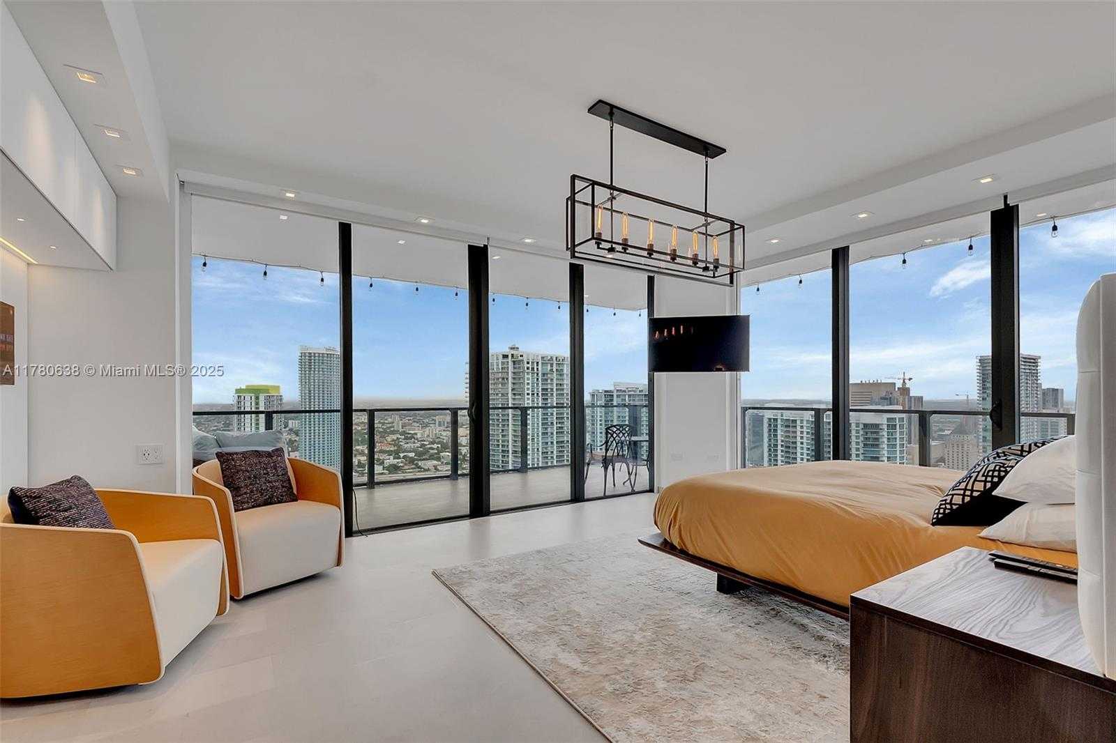 Small Image of 68 SOUTH EAST 6TH ST #3911, Miami Number 14