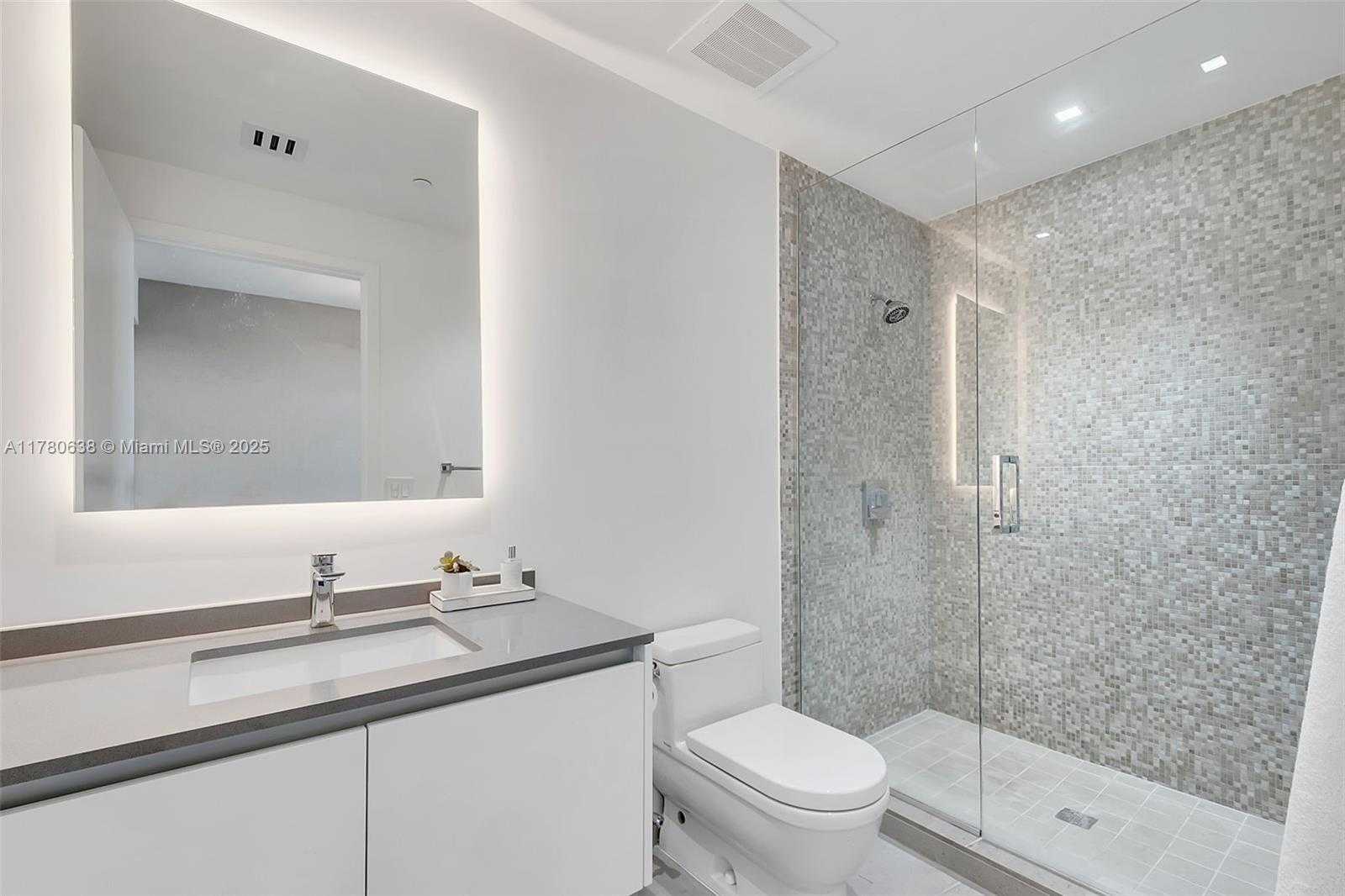 Small Image of 68 SOUTH EAST 6TH ST #3911, Miami Number 19