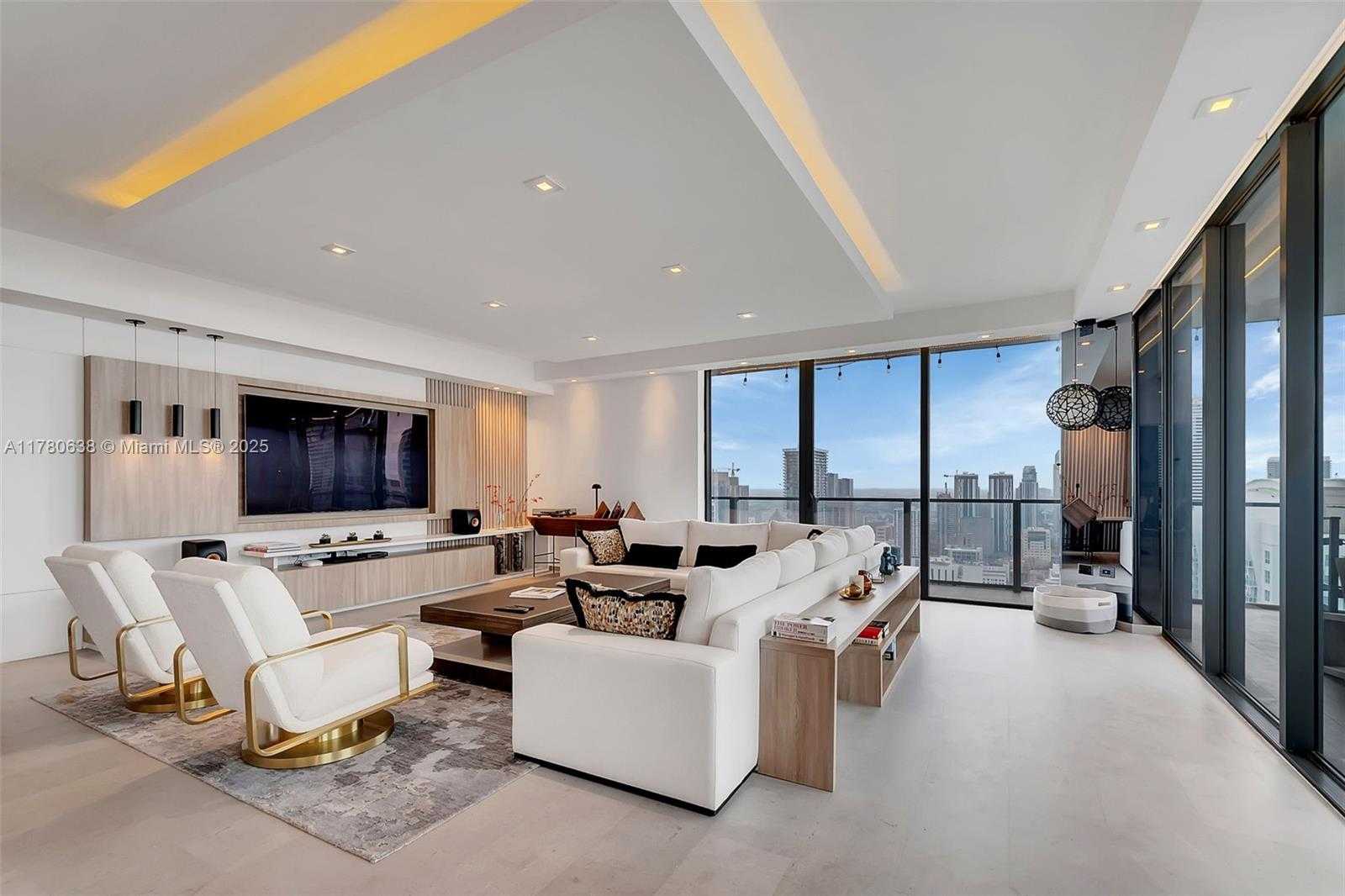 Small Image of 68 SOUTH EAST 6TH ST #3911, Miami Number 3