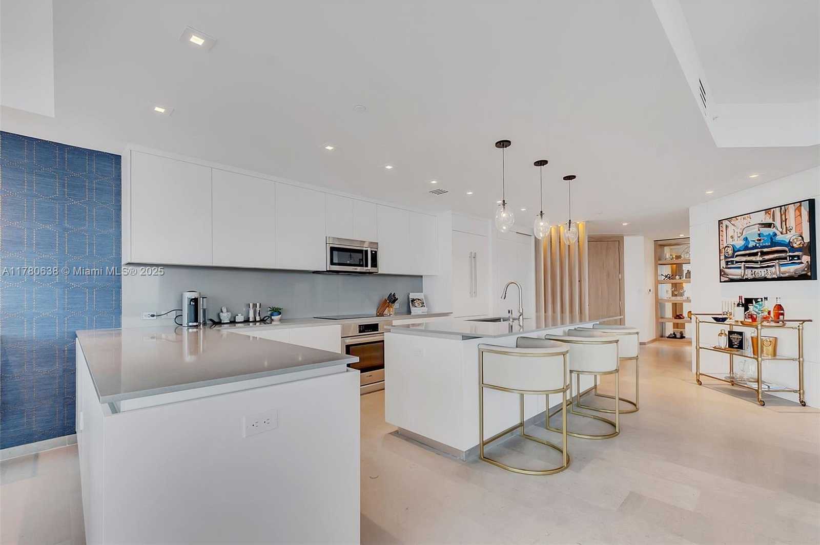 Small Image of 68 SOUTH EAST 6TH ST #3911, Miami Number 30