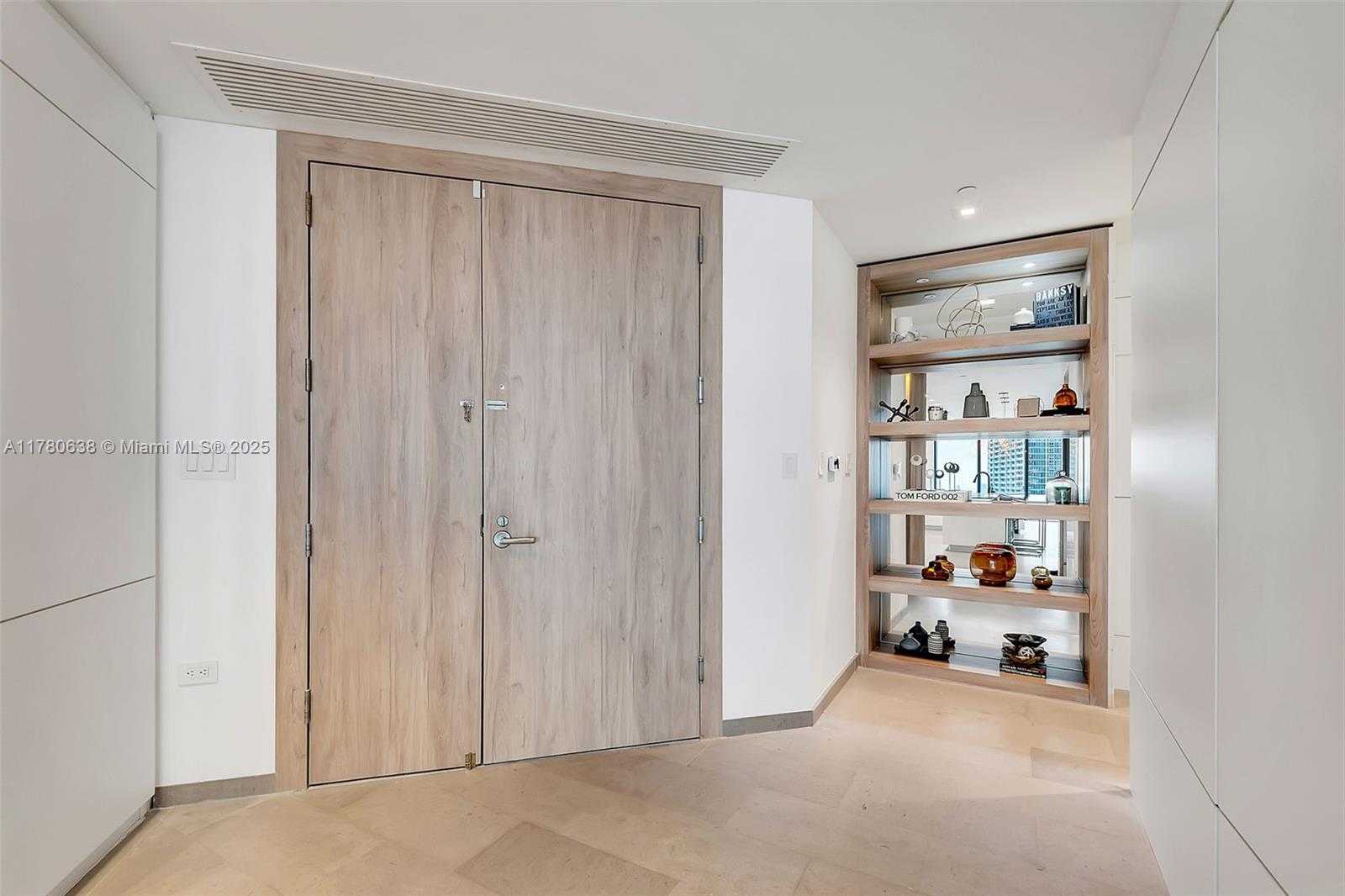 Small Image of 68 SOUTH EAST 6TH ST #3911, Miami Number 32