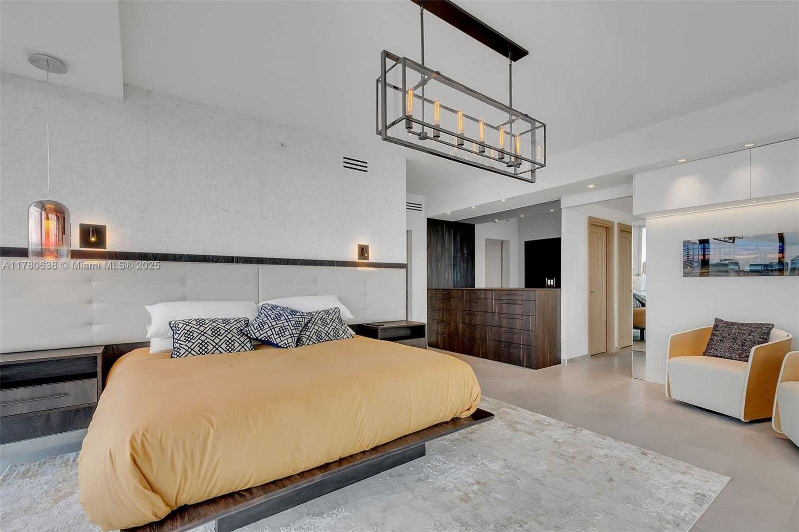 Small Image of 68 SOUTH EAST 6TH ST #3911, Miami Number 8