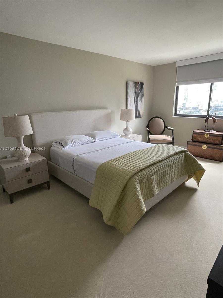 Small Image of 540 BRICKELL KEY DR #1211, Miami Number 12