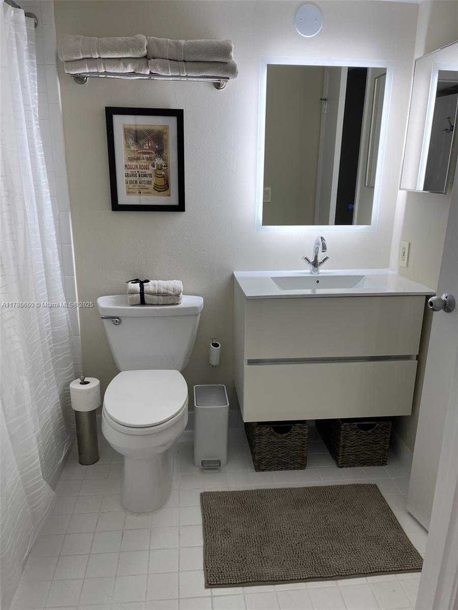 Small Image of 540 BRICKELL KEY DR #1211, Miami Number 13