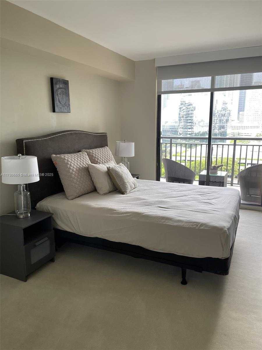Small Image of 540 BRICKELL KEY DR #1211, Miami Number 18