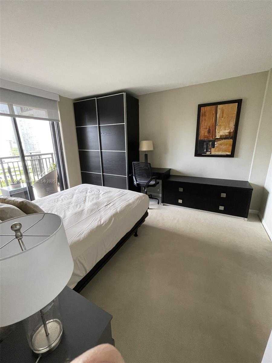 Small Image of 540 BRICKELL KEY DR #1211, Miami Number 19