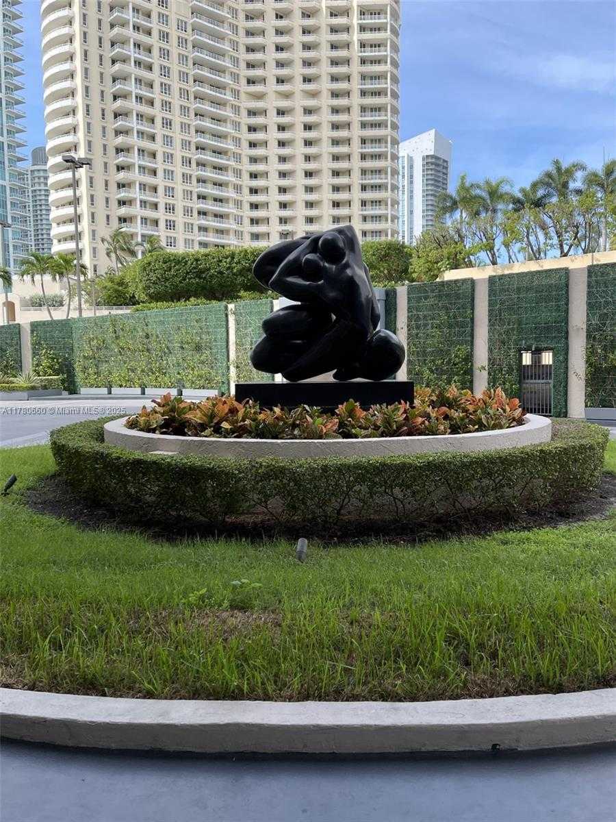 Small Image of 540 BRICKELL KEY DR #1211, Miami Number 5