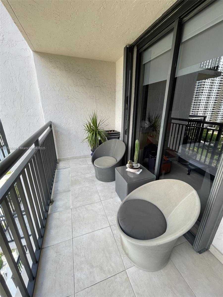 Small Image of 540 BRICKELL KEY DR #1211, Miami Number 6