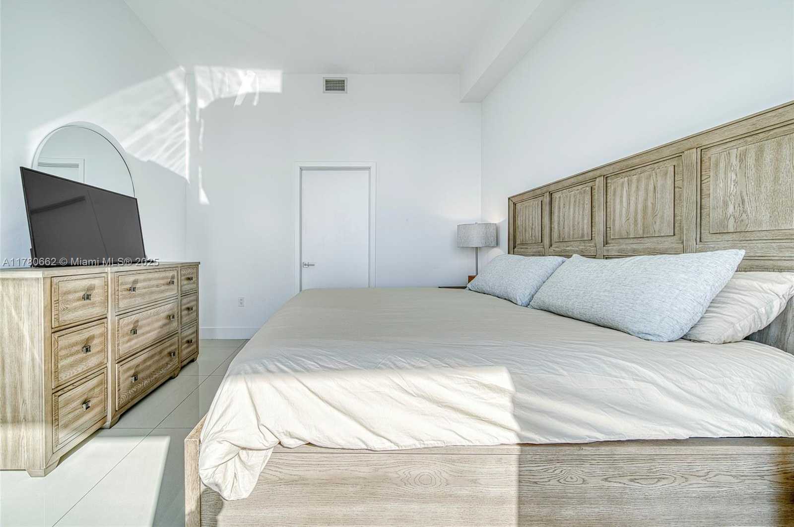 Small Image of 45 SOUTH WEST 9TH ST #4504, Miami Number 22