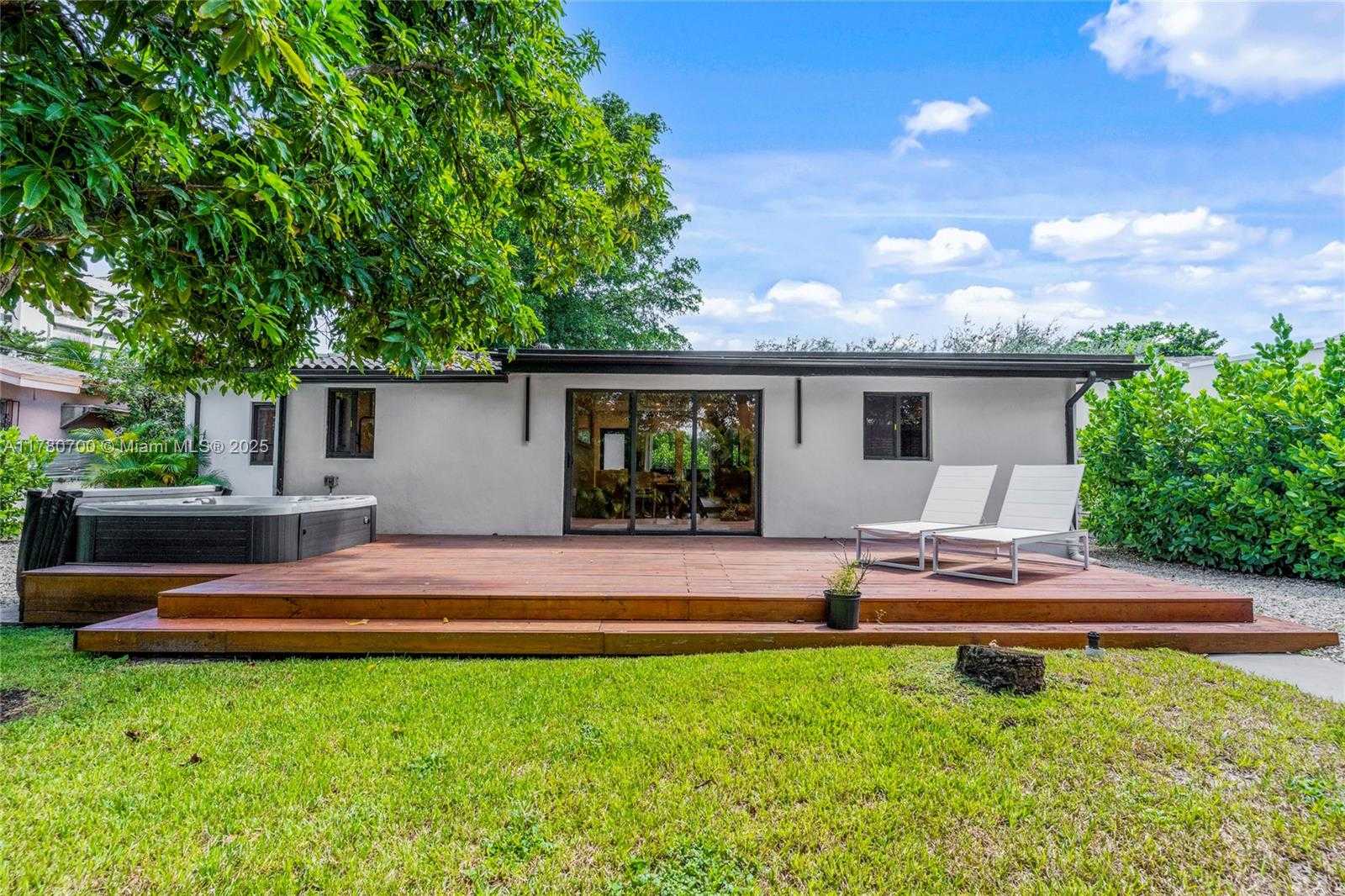 Small Image of 281 NORTH EAST 48TH TER, Miami Number 29