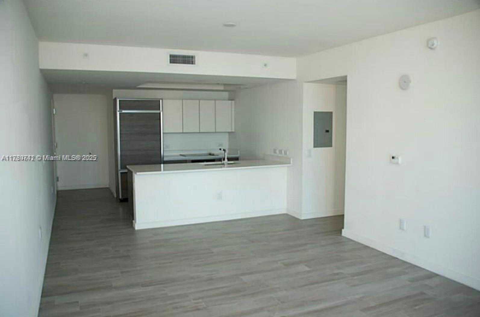 Small Image of 1100 SOUTH MIAMI AVE #2407, Miami Number 3