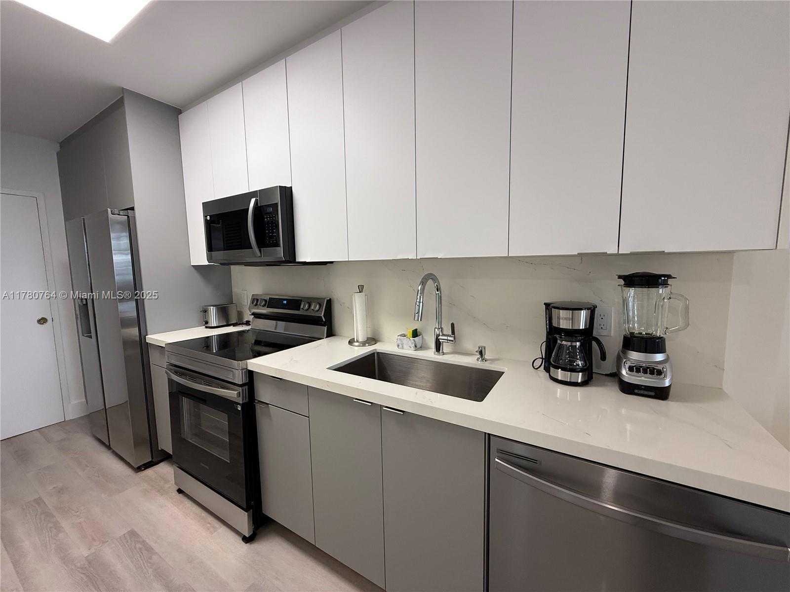 Small Image of 100 LINCOLN RD #1218, Miami Beach Number 5