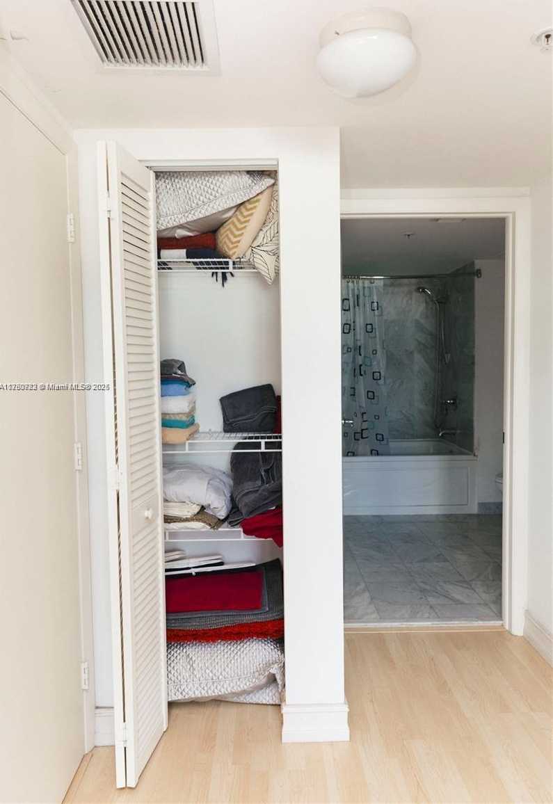 Small Image of 31 SOUTH EAST 5TH ST #603, Miami Number 12